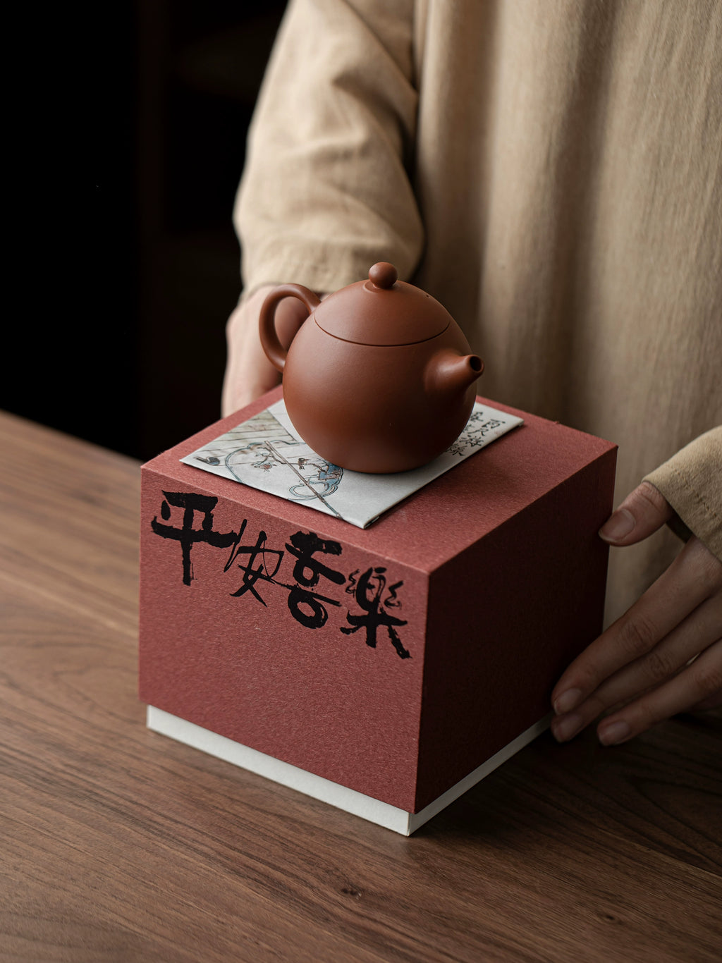 Yixing pure handmade purple clay pot small capacity teapot